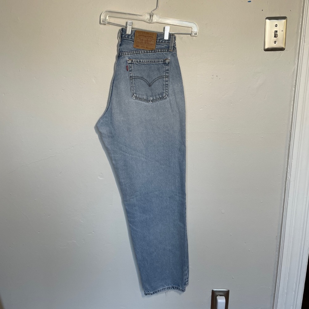 VTG Levis relaxed fit high waist light blue jeans